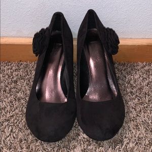 Glaze Black Pump